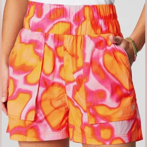 Fabletics Ultra High-Waisted Piped Nylon Short in Pink Escape Large - Picture 1 of 7